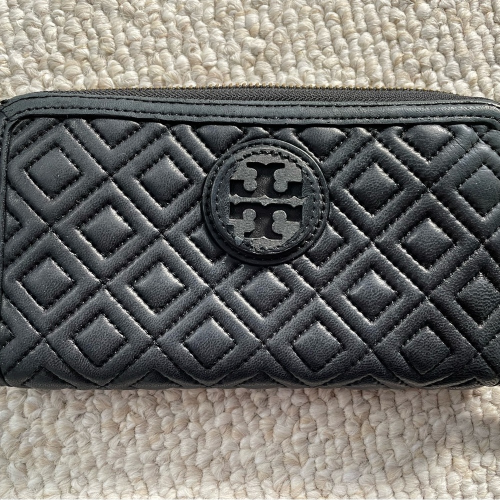 Designer Tory Burch Used Black Leather Quilted Wallet